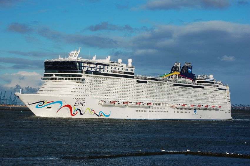 Круизное судно Norwegian Epic
